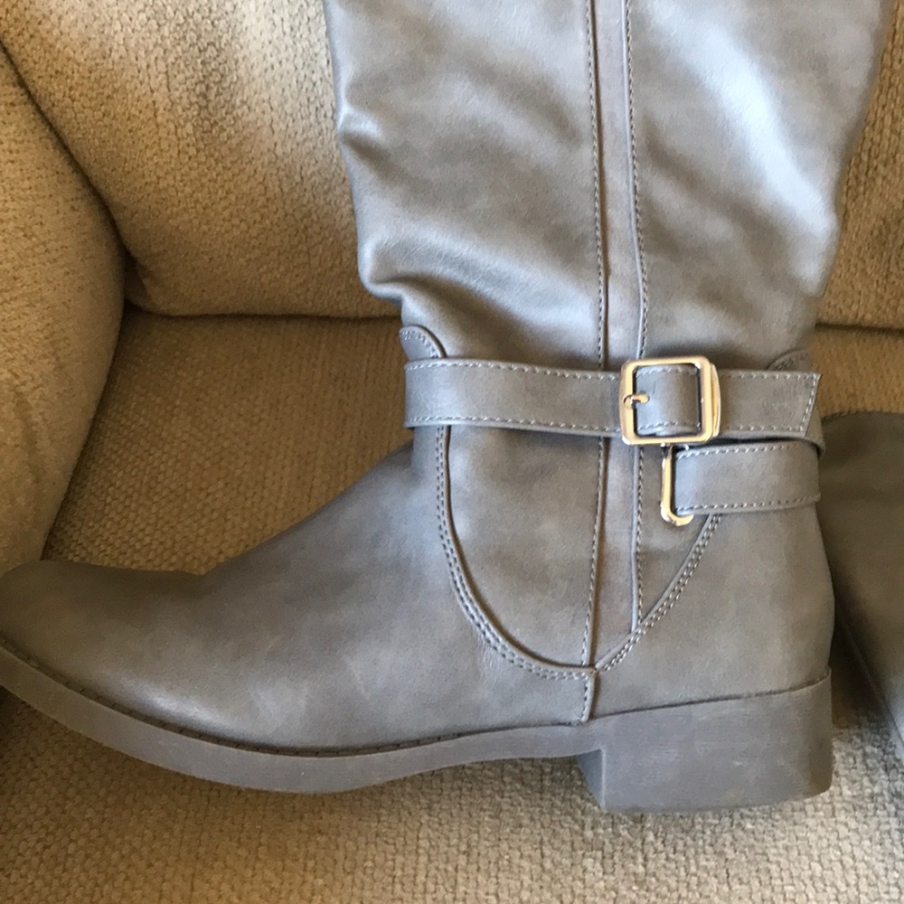 Women’s grey wide shaft tall boots - Picture 3 of 4